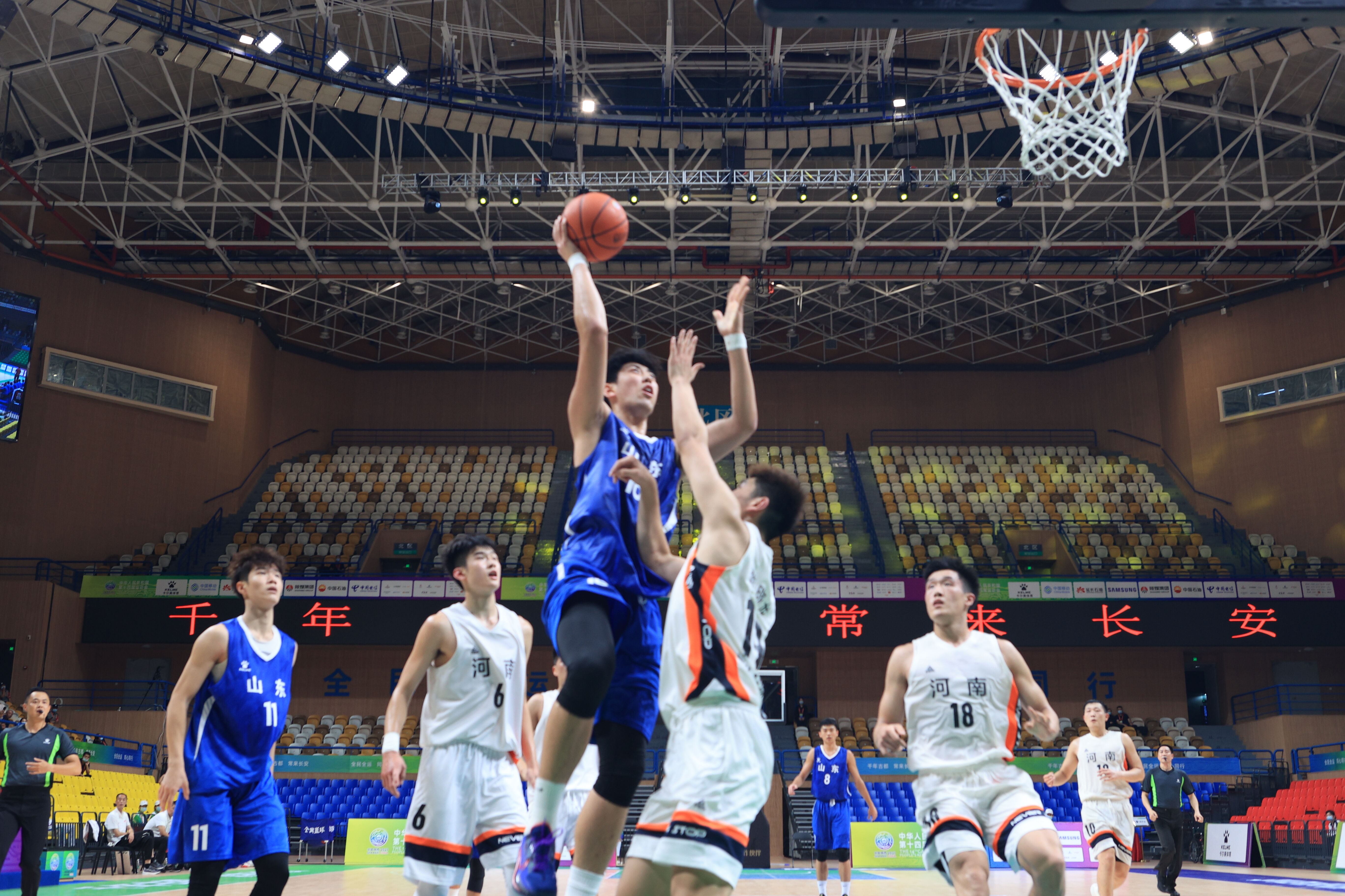 同样足够亮